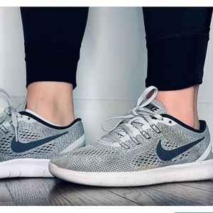 nike free runs size 8.5